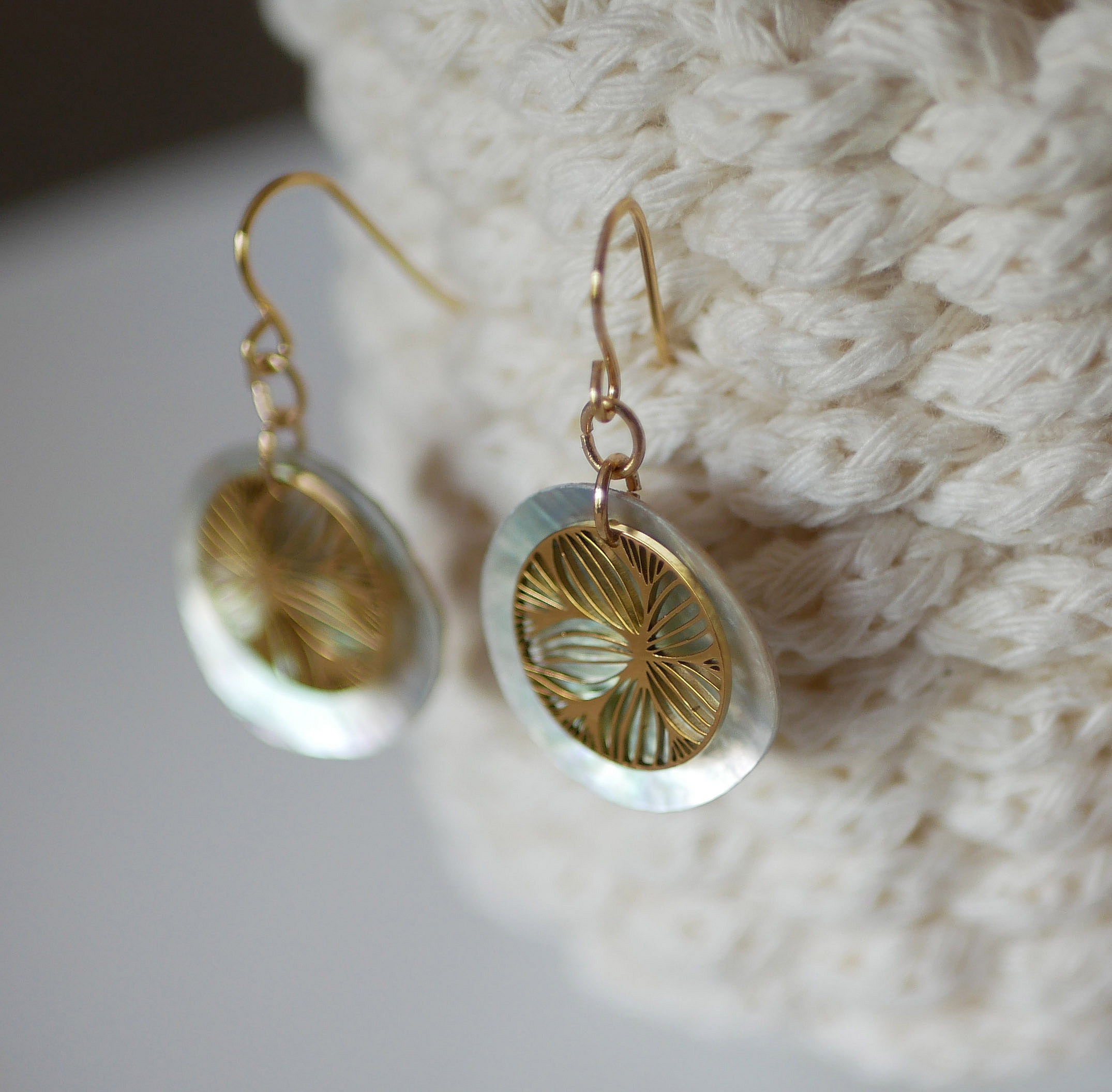 &Oslash;redobber fra kolleksjonen "Les nacr&eacute;es", blomstret plate