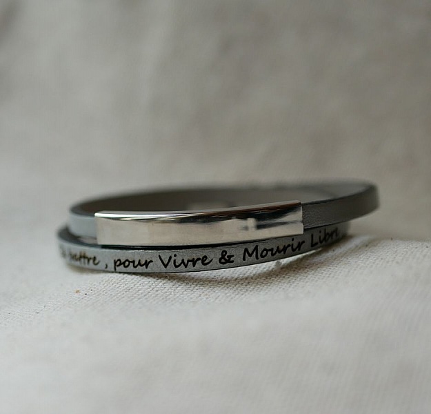 Metallstangarmb&aring;nd i l&aelig;r, dobbel sving 