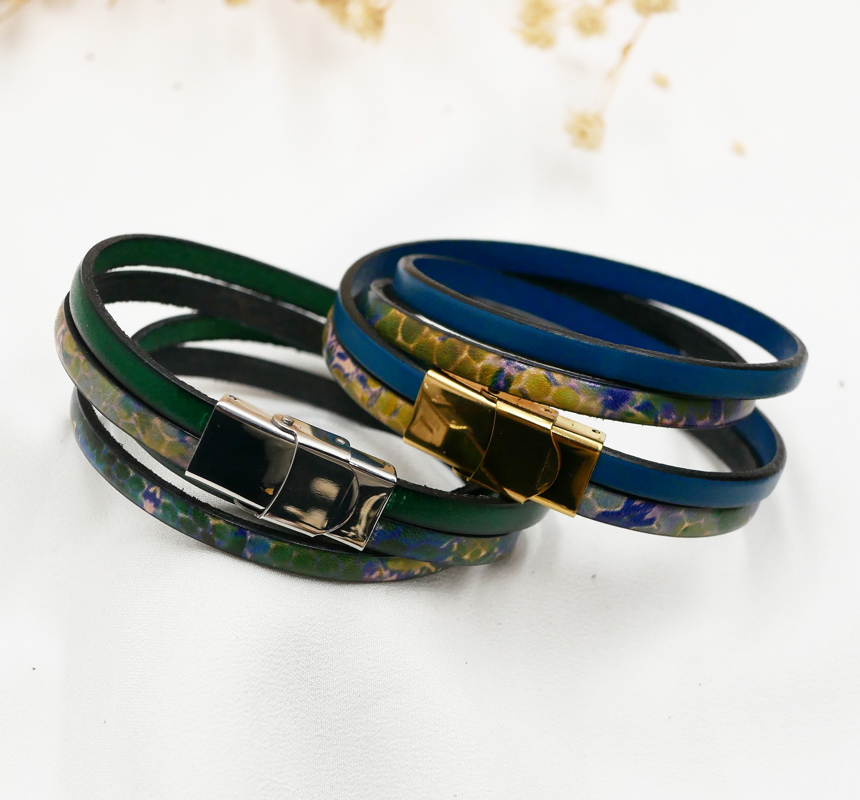 Personlig armb&aring;nd i skinn med impressionistisk trykk