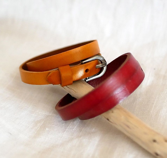 L&aelig;rarmb&aring;nd dobbel tur kamel Gravert inngravert blandet