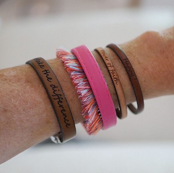 Tilpassbart fint skinnarmb&aring;nd for kvinner 