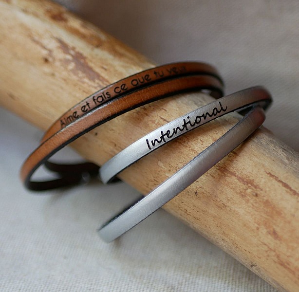 2-sving skinnarmb&aring;nd for menn eller kvinner for &aring; personalisere