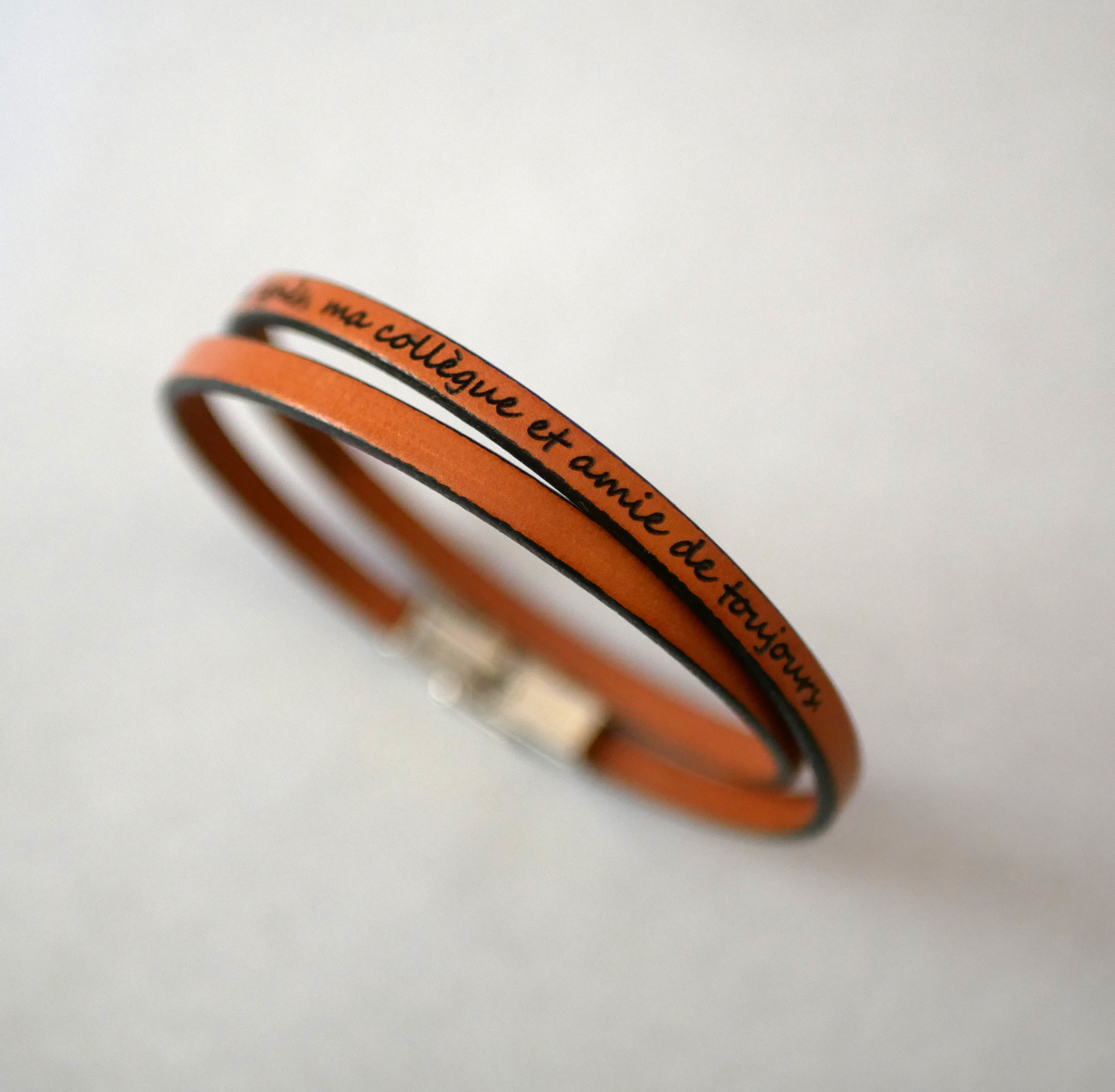 2-sving skinnarmb&aring;nd for menn eller kvinner for &aring; personalisere