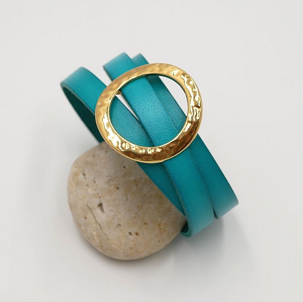 L&aelig;rarmb&aring;nd med stor gullring, kan tilpasses for 3 h&aring;ndledd