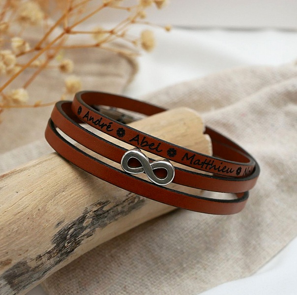 Tilpassbar l&aelig;rrem med flere omdreininger med stjerne-, uendelighets- eller hjertemotiv 