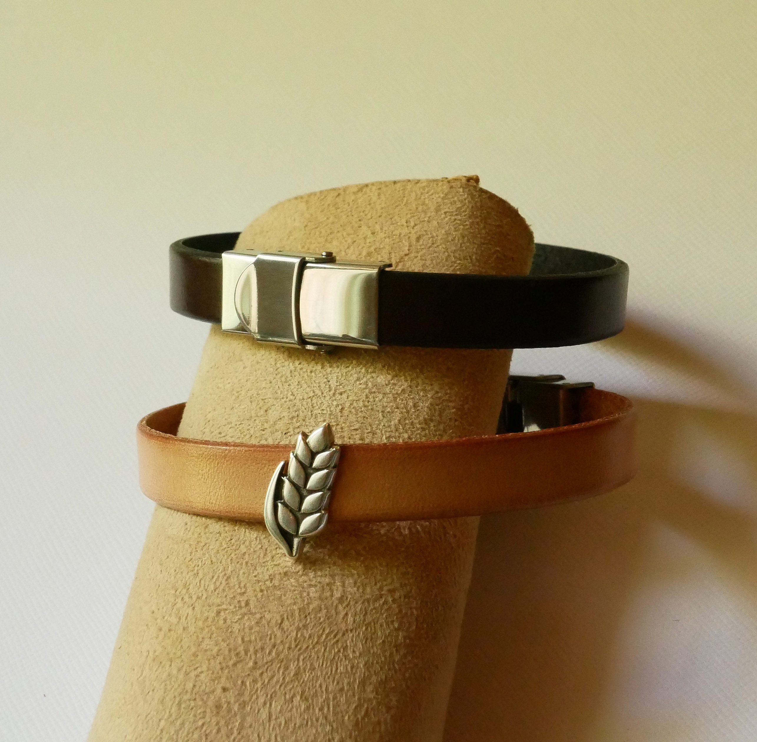 Tilpassbart l&aelig;rarmb&aring;nd og sl&oslash;yfe Epi de bl&eacute;, noces de froment for menn og kvinner