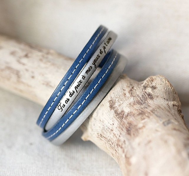 Bl&aring;, dobbeltsydd l&aelig;rrem med magnetl&aring;s