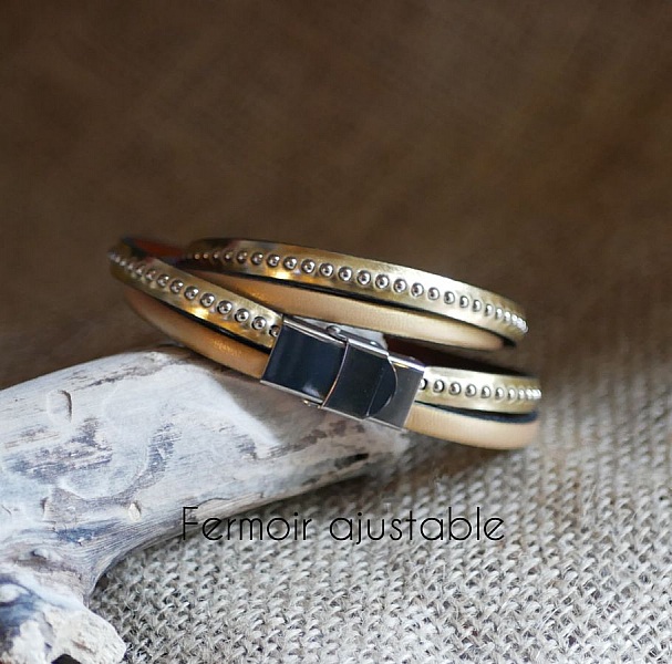 Dobbelt gravert gullskinnrem med s&oslash;lvperler, kan tilpasses