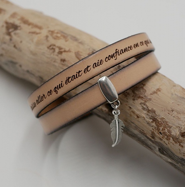 Personlig dobbelt skinnarmb&aring;nd som skal graveres med et anheng etter eget valg