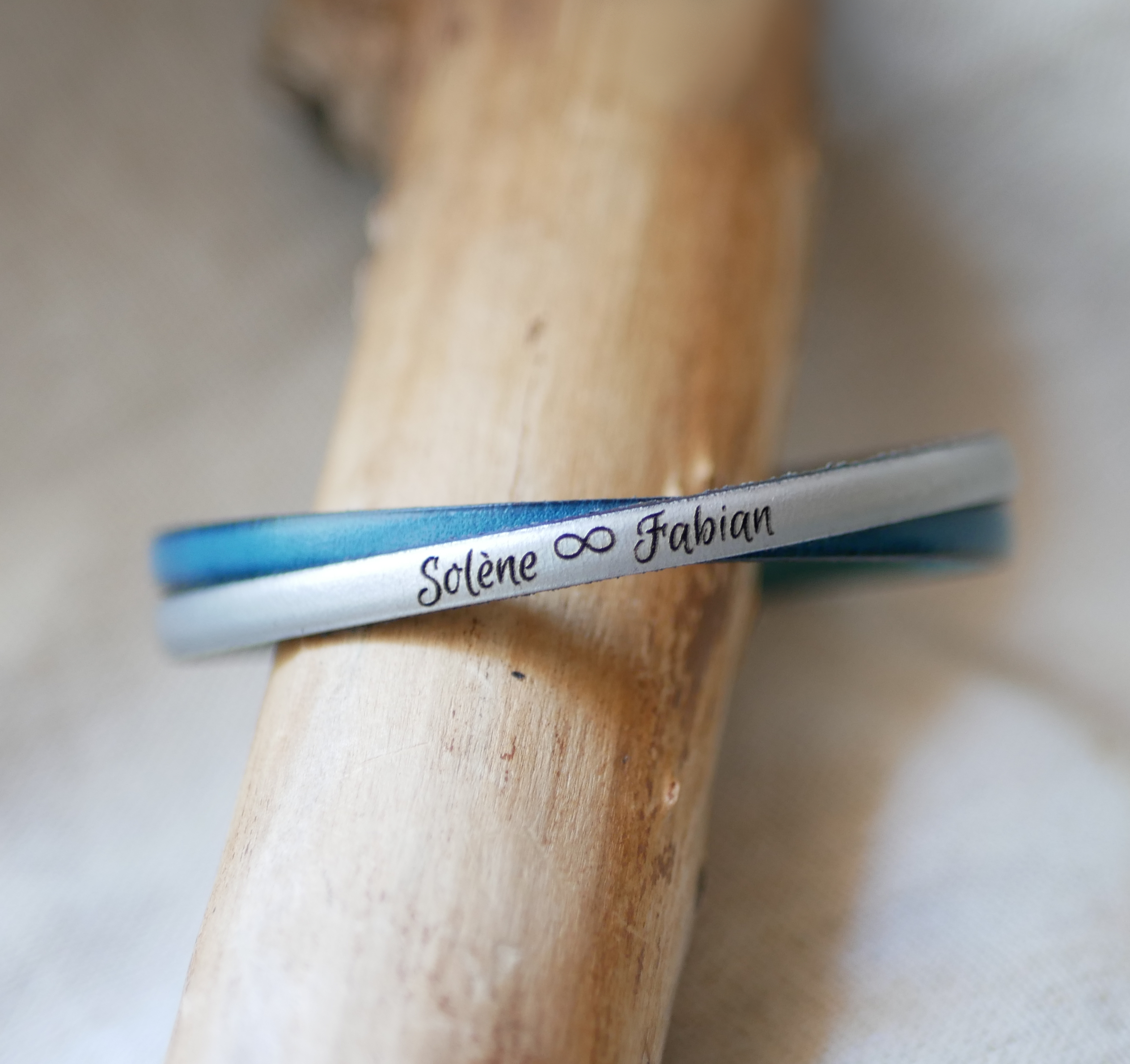 Twist-duo-armbånd i lær som kan tilpasses for menn eller kvinner