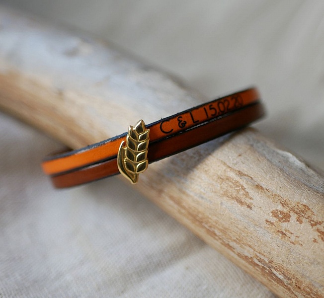 Duo-armb&aring;nd i l&aelig;r og gylden hvete&oslash;resl&oslash;yfe, tilpassbar, bryllupsgave til kvinner