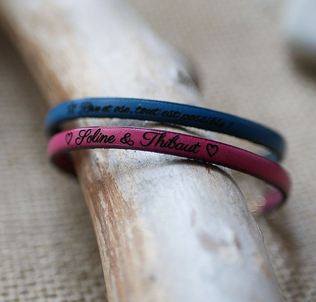 L&aelig;rarmb&aring;nd for kvinner &aring; personalisere ved gravering med s&oslash;lvkjede