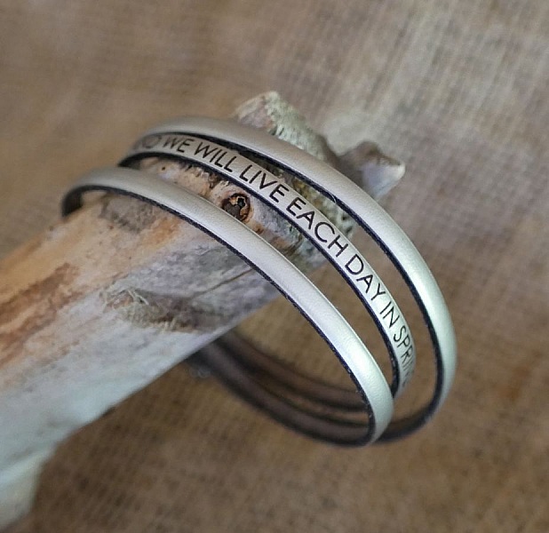 Tilpasset 3-sving skinnarmb&aring;nd for kvinner