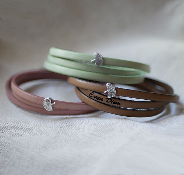 L&aelig;rarmb&aring;nd kvinne multi-tours Ginkgo blad s&oslash;lv personalisert 