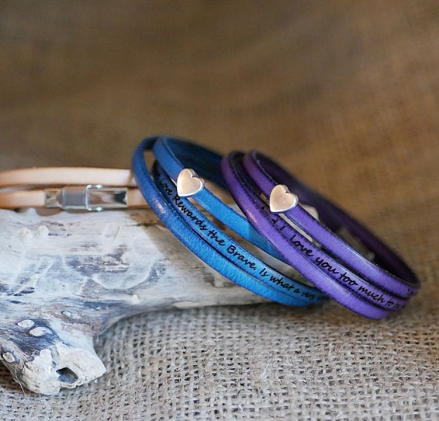 Tilpassbart l&aelig;rarmb&aring;nd for kvinner, flere svinger, s&oslash;lvhjertedesign