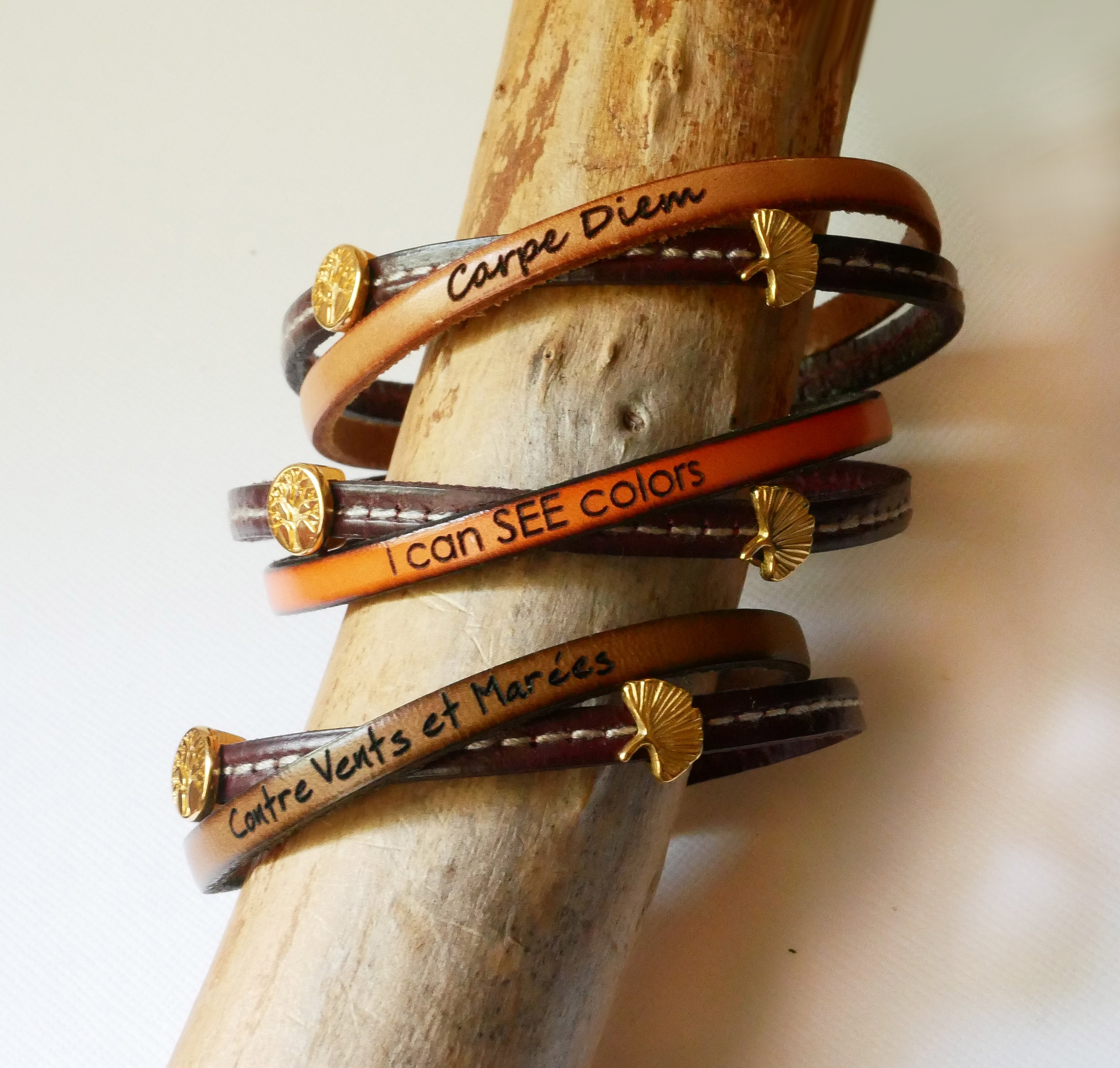 Gullbelagt Twist duoarmb&aring;nd i skinn for dame 