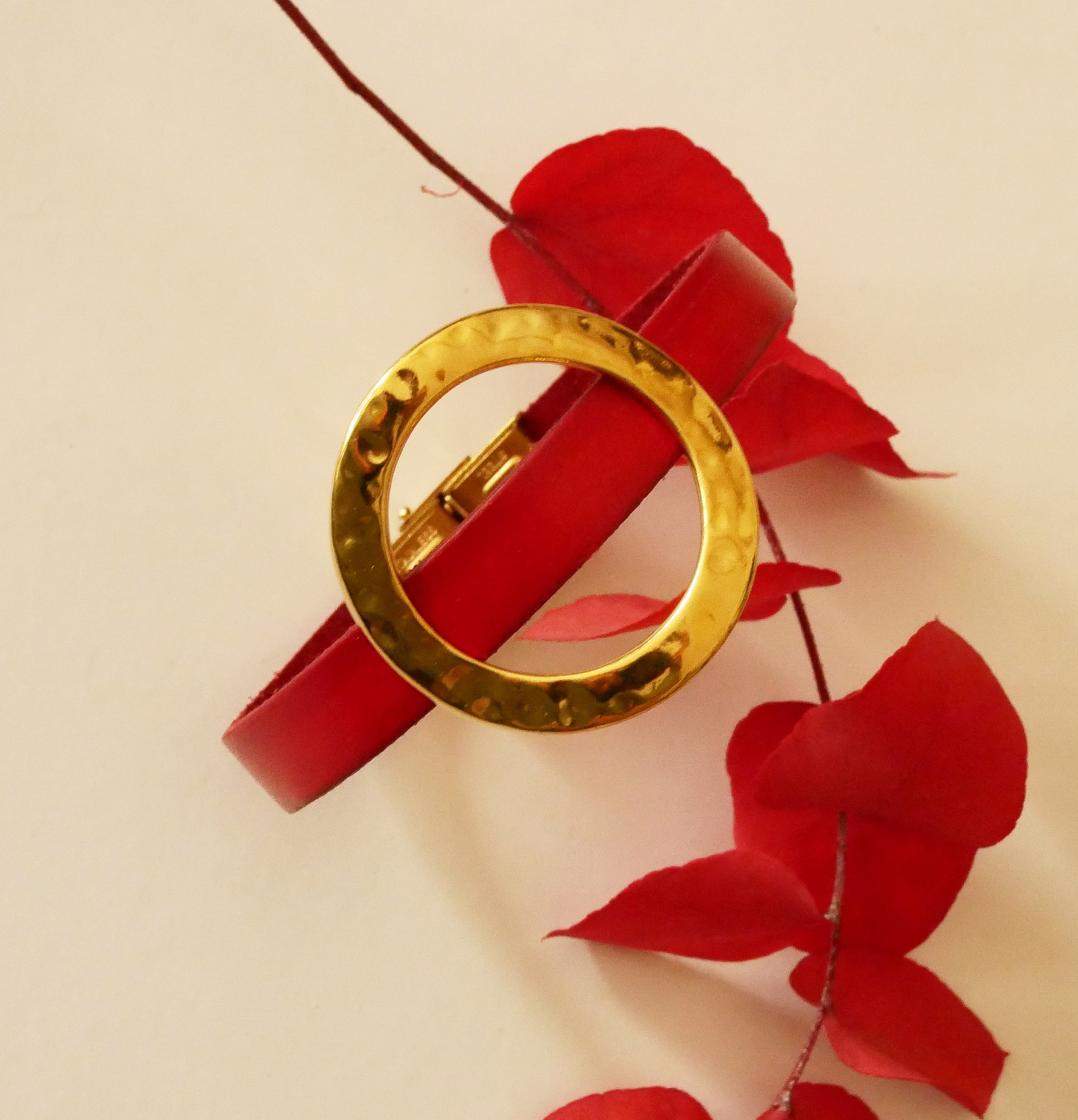 Armb&aring;nd kvinne stor gullring skinnfarge etter eget valg