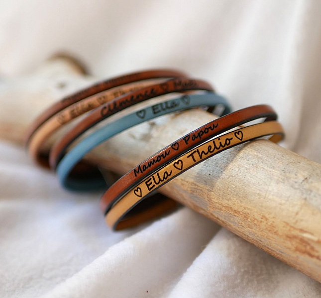 Duo-armb&aring;nd i l&aelig;r for menn som kan tilpasses ved gravering