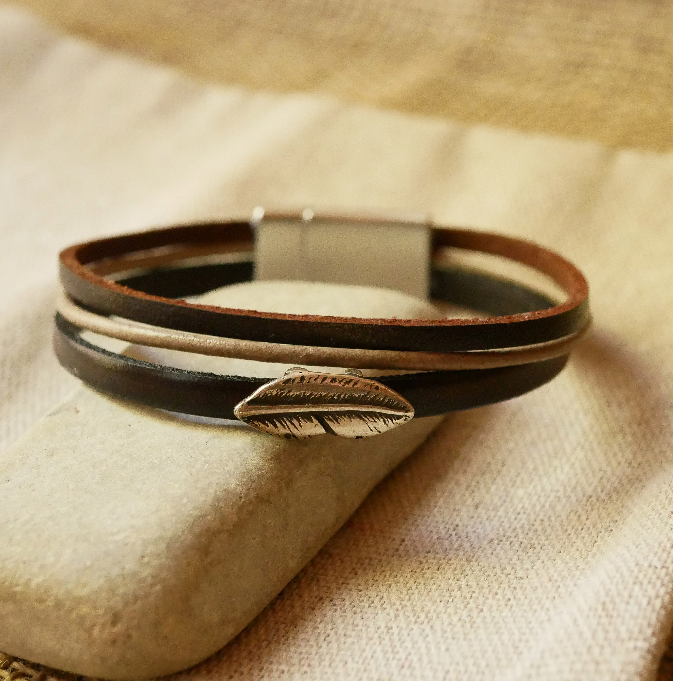 Armb&aring;ndsmansjett trio av vintage brunt skinn for menn
