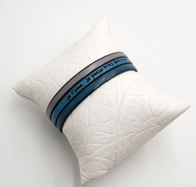 Trio-armb&aring;nd i l&aelig;r for &aring; tilpasse 