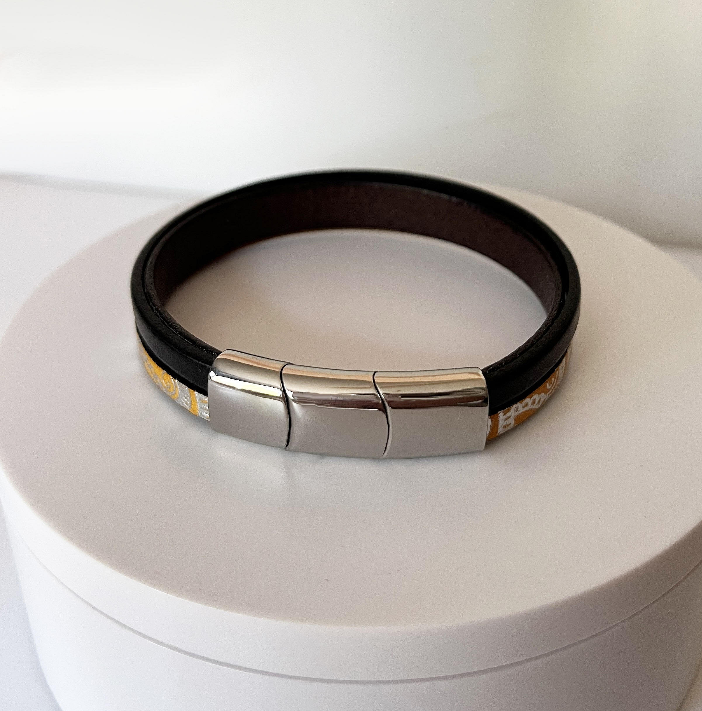 Bracelet manchette femme aux 3 cuirs orange argent&eacute;  fermoir &agrave; extension