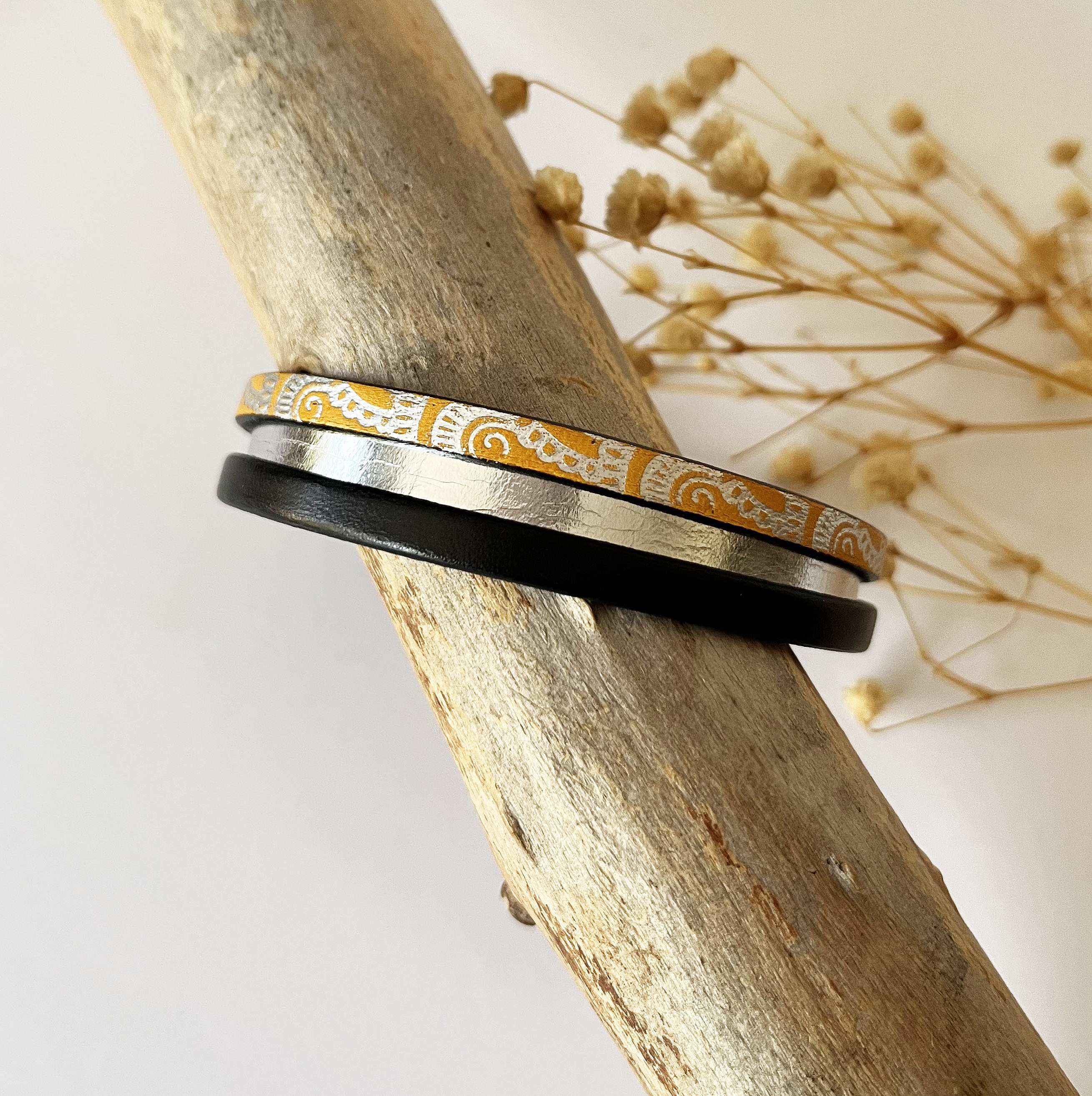 Bracelet manchette femme aux 3 cuirs orange argent&eacute;  fermoir &agrave; extension