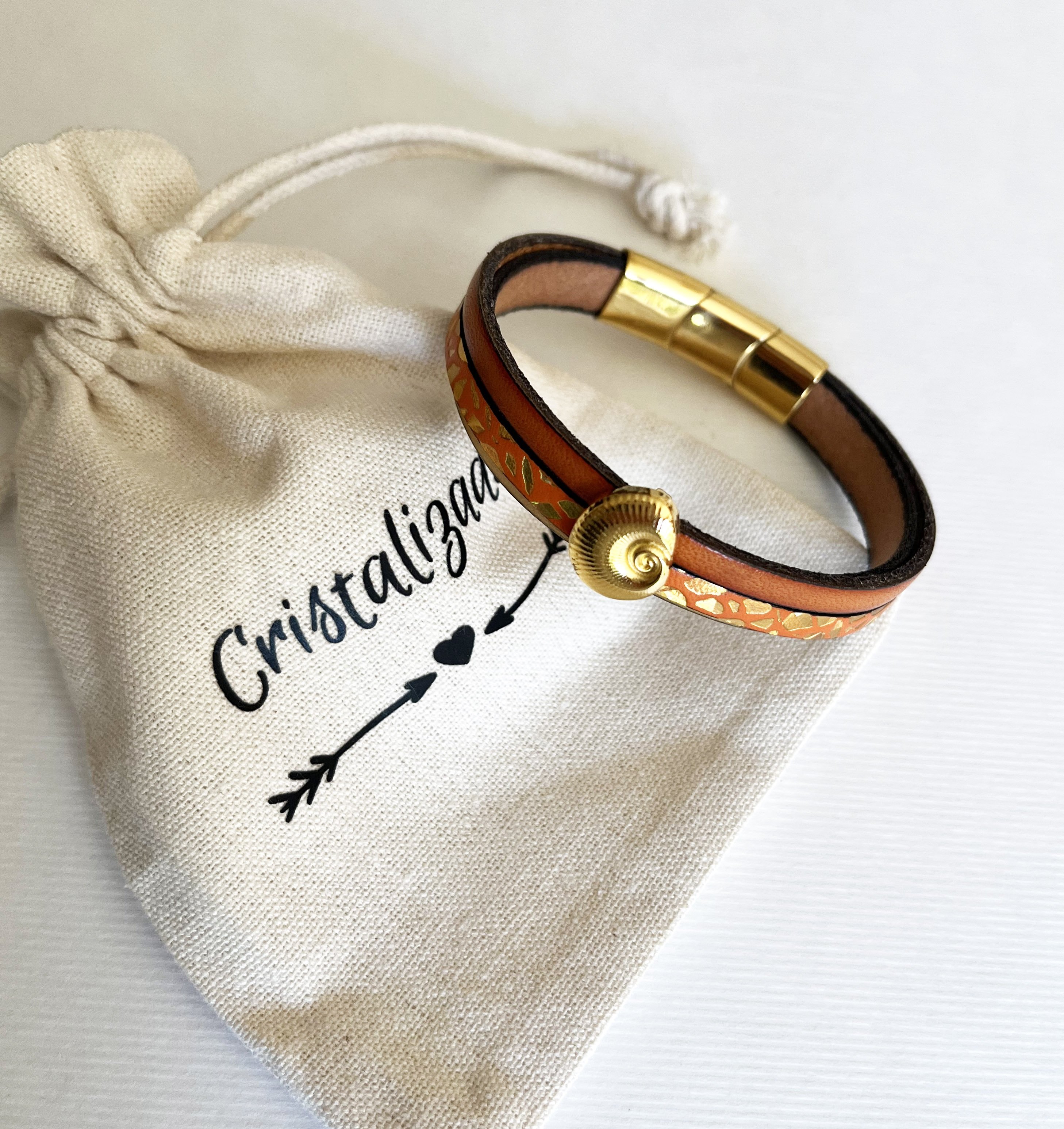 Mansjettarmbånd i gull for kvinne Gull og oransje skjell