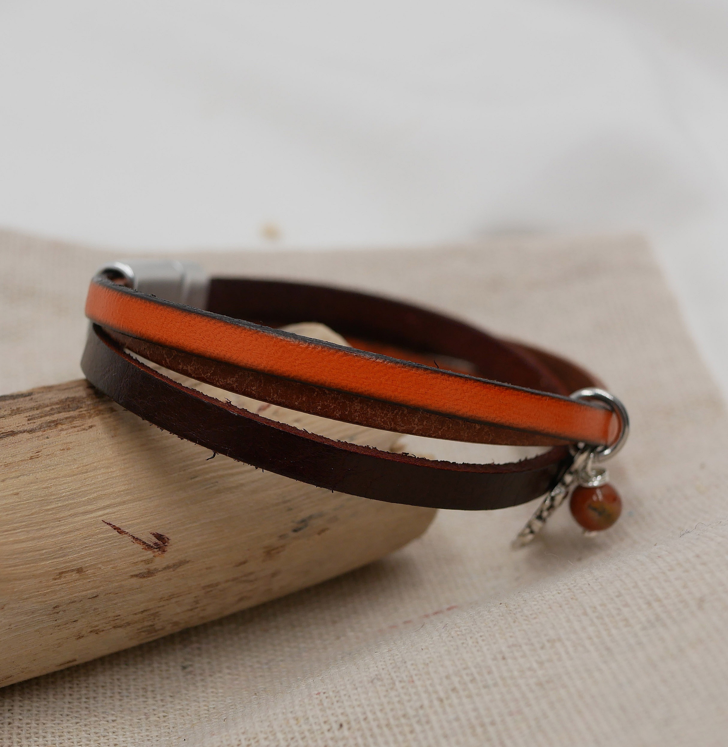 Mansjettarmb&aring;nd i flere skinntyper for kvinner H&oslash;stanheng etter eget valg