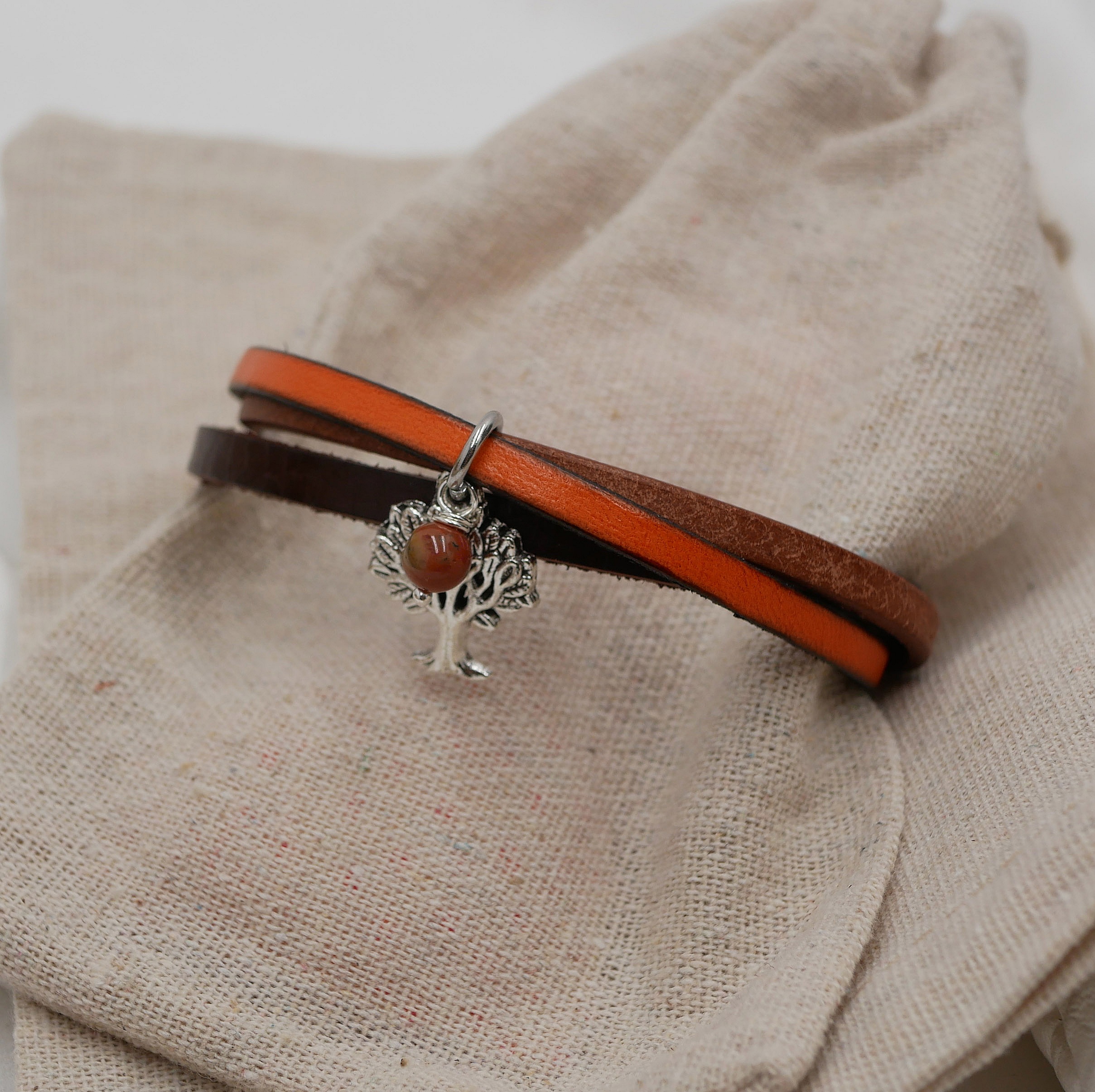 Mansjettarmb&aring;nd i flere skinntyper for kvinner H&oslash;stanheng etter eget valg