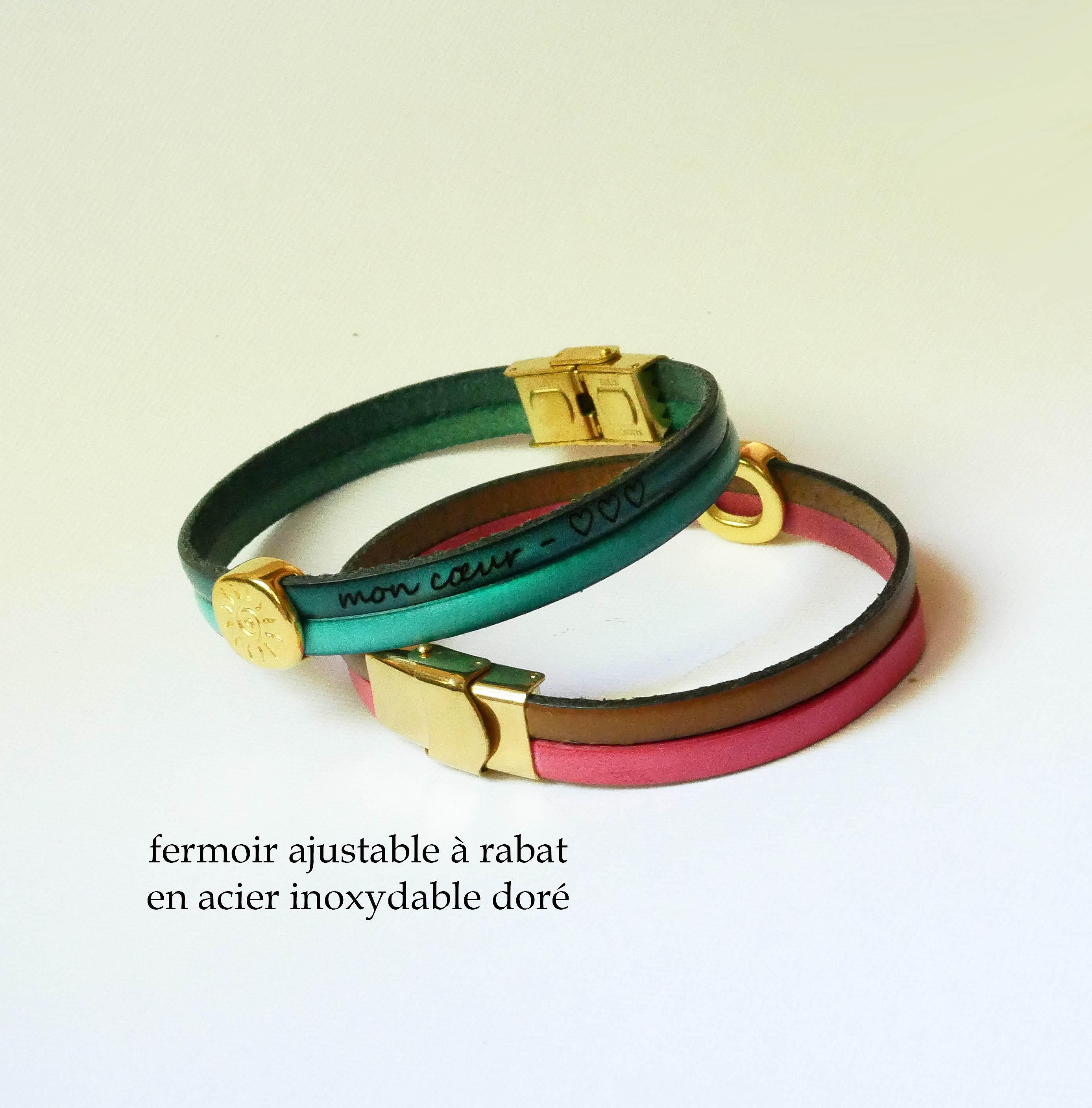 Soleil gullarmb&aring;nd p&aring; en duo av skinn som du kan personalisere og gravere