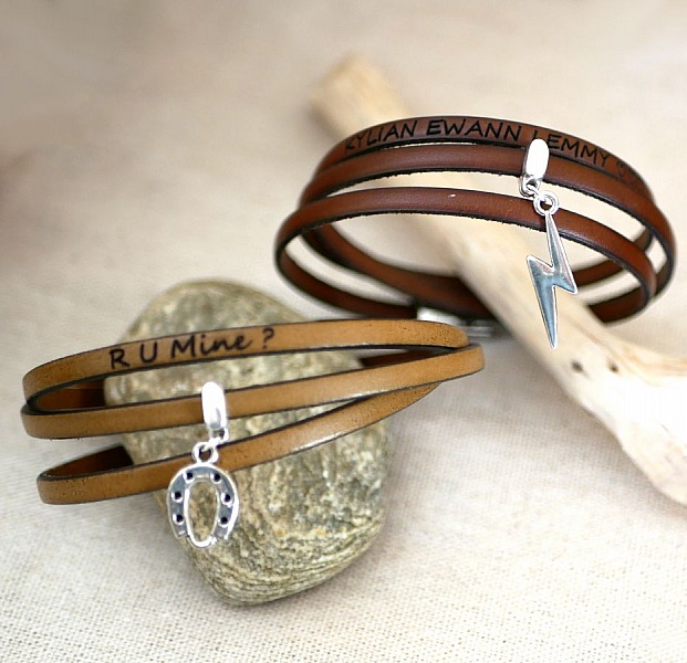 Armb&aring;nd med 3-sving skinnanheng, kan tilpasses ved gravering