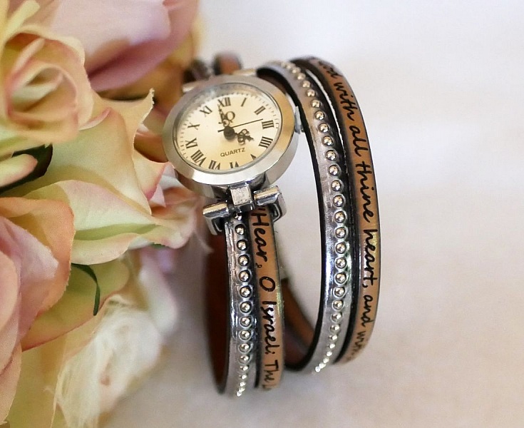 Se s&oslash;lvfargede perler i dobbelt l&aelig;rrem fargevalg for &aring; tilpasse 