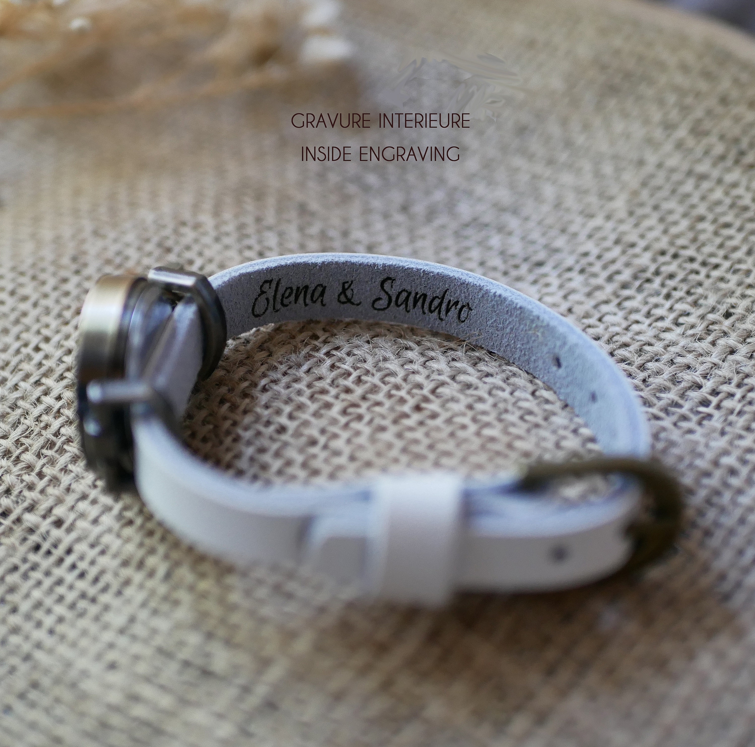 L&aelig;rarmb&aring;ndsklokke, fullt tilpassbar 