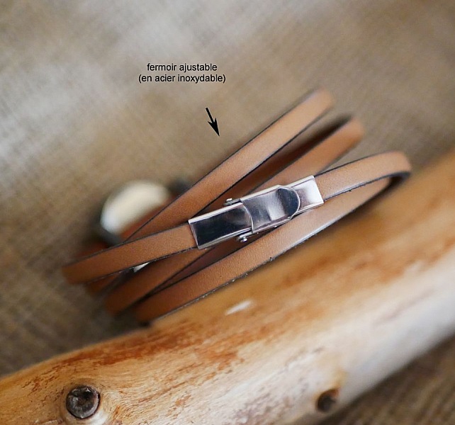 Dame- eller jenteklokke med l&aelig;rrem med flere omdreininger etter eget valg