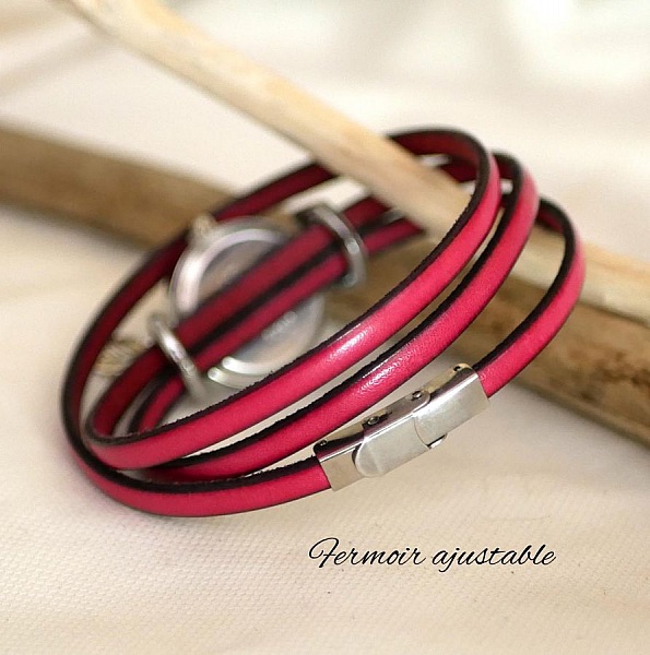 Klokke til &aring; personalisere med en l&aelig;rrem, 3 omdreininger, s&oslash;lv urskive med anheng 